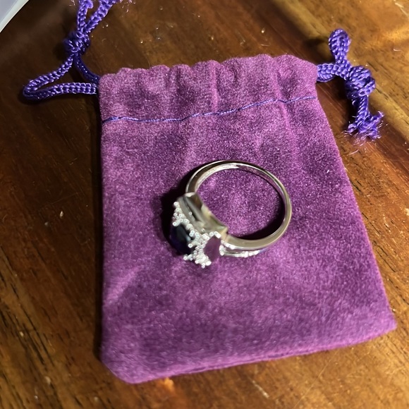 Sapphire Ring - Picture 4 of 8